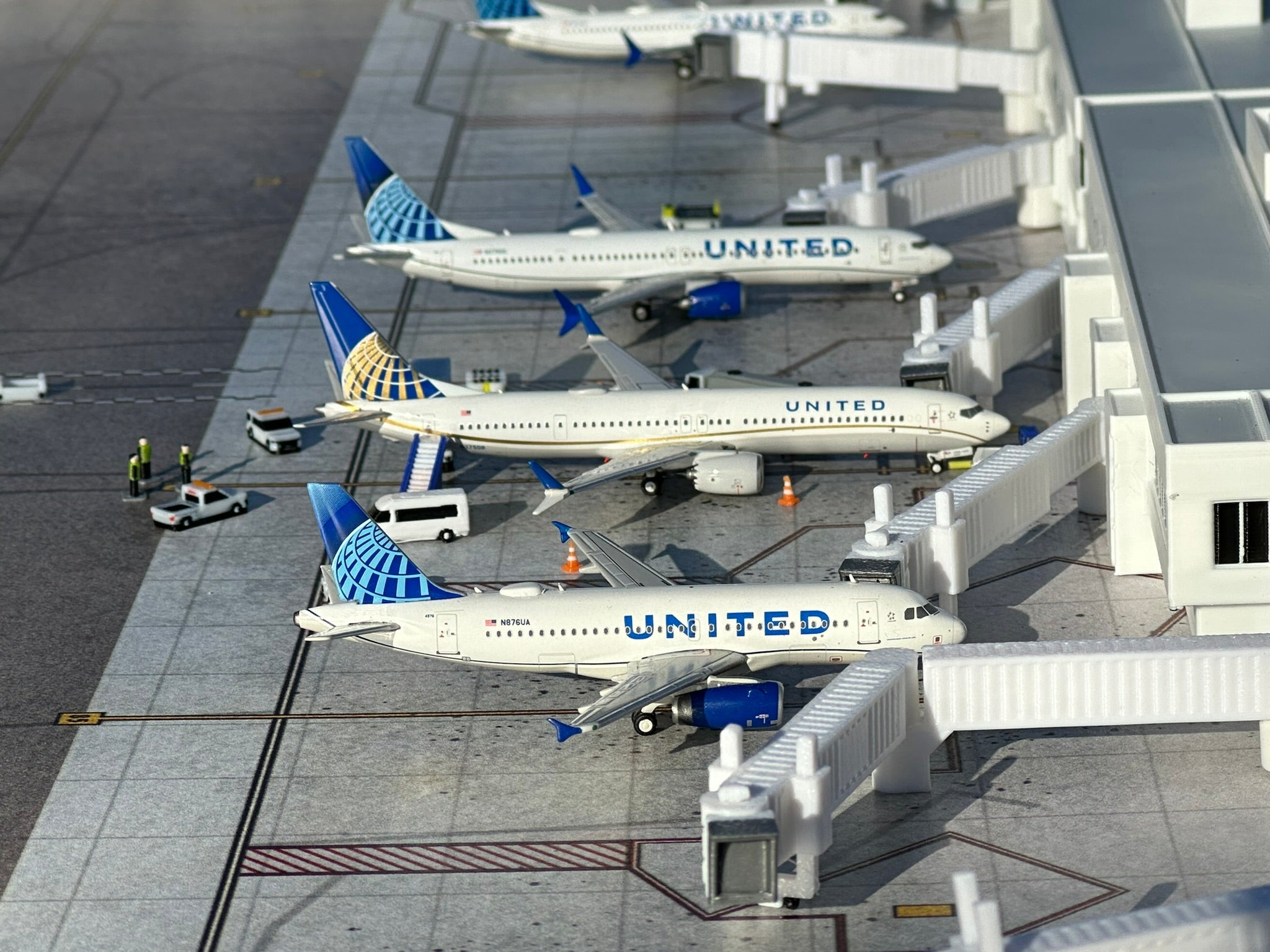 United Airlines – JH Wings