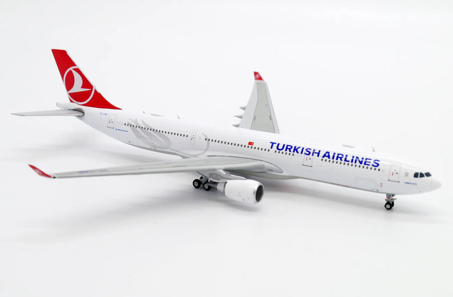 Turkish Airlines A330-300 TC-LNE JC Wings 1:400