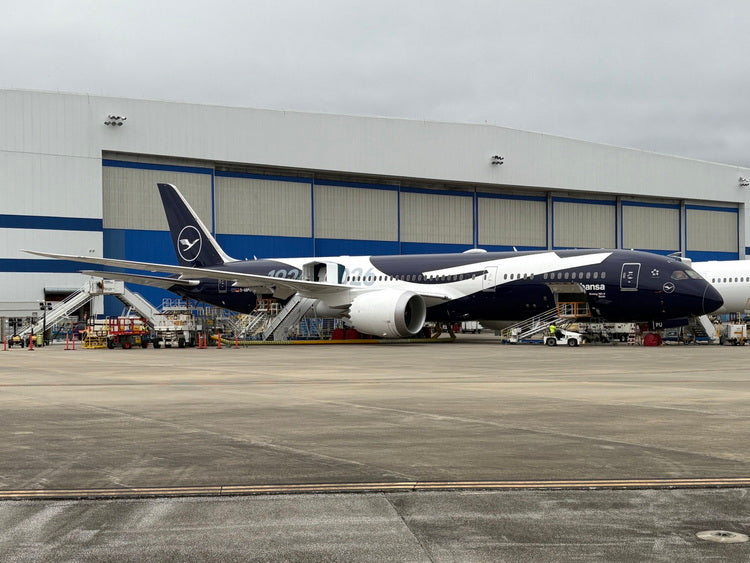 Pre-Order Lufthansa 787-9 Dreamliner D-ABPU Phoenix Models 1:400