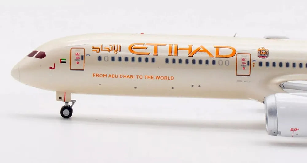 Etihad Airways 787-10 Dreamliner A6-BMI AV400