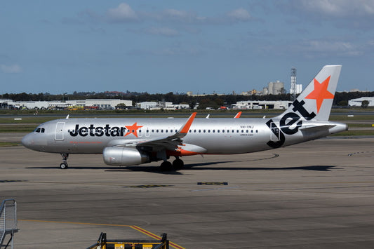 Pre-Order JetStar Australia A320-200 VH-XNJ Phoenix Models 1:400