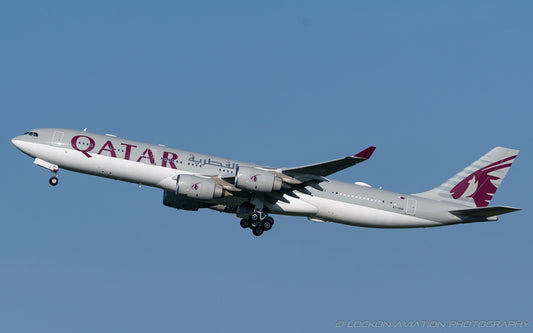 Pre-Order Qatar Amini Flight A340-500 A7-HHH Phoenix Models 1:400