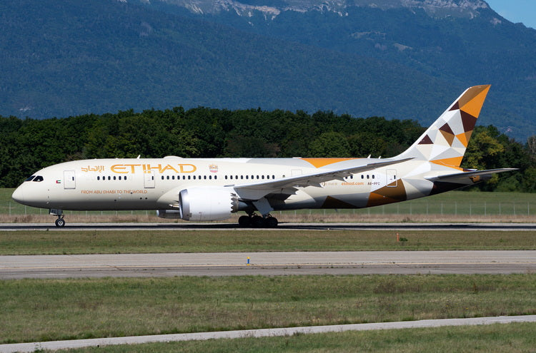 Etihad Airways 787-8 Dreamliner A6-PFC Phoenix Models 1:400