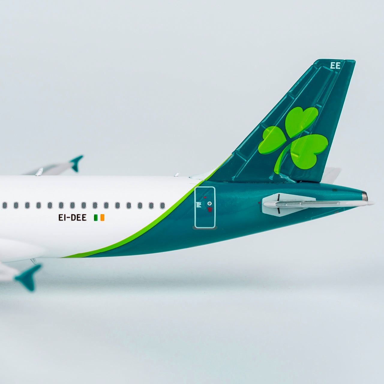 Aer Lingus A320-200 EI-DEE NG Models 1:400