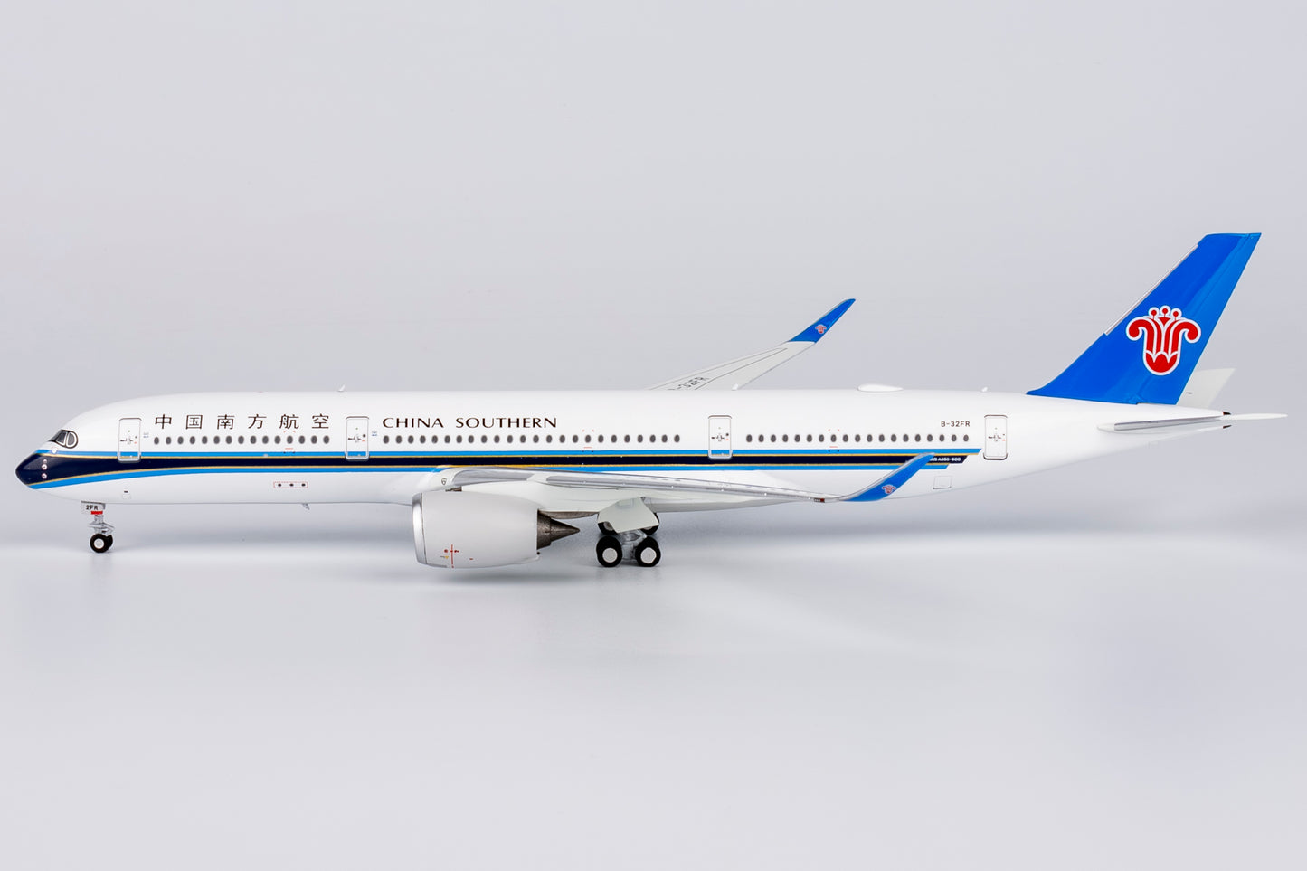 China Southern Airlines A350-900 B-32FR NG Models 1:400
