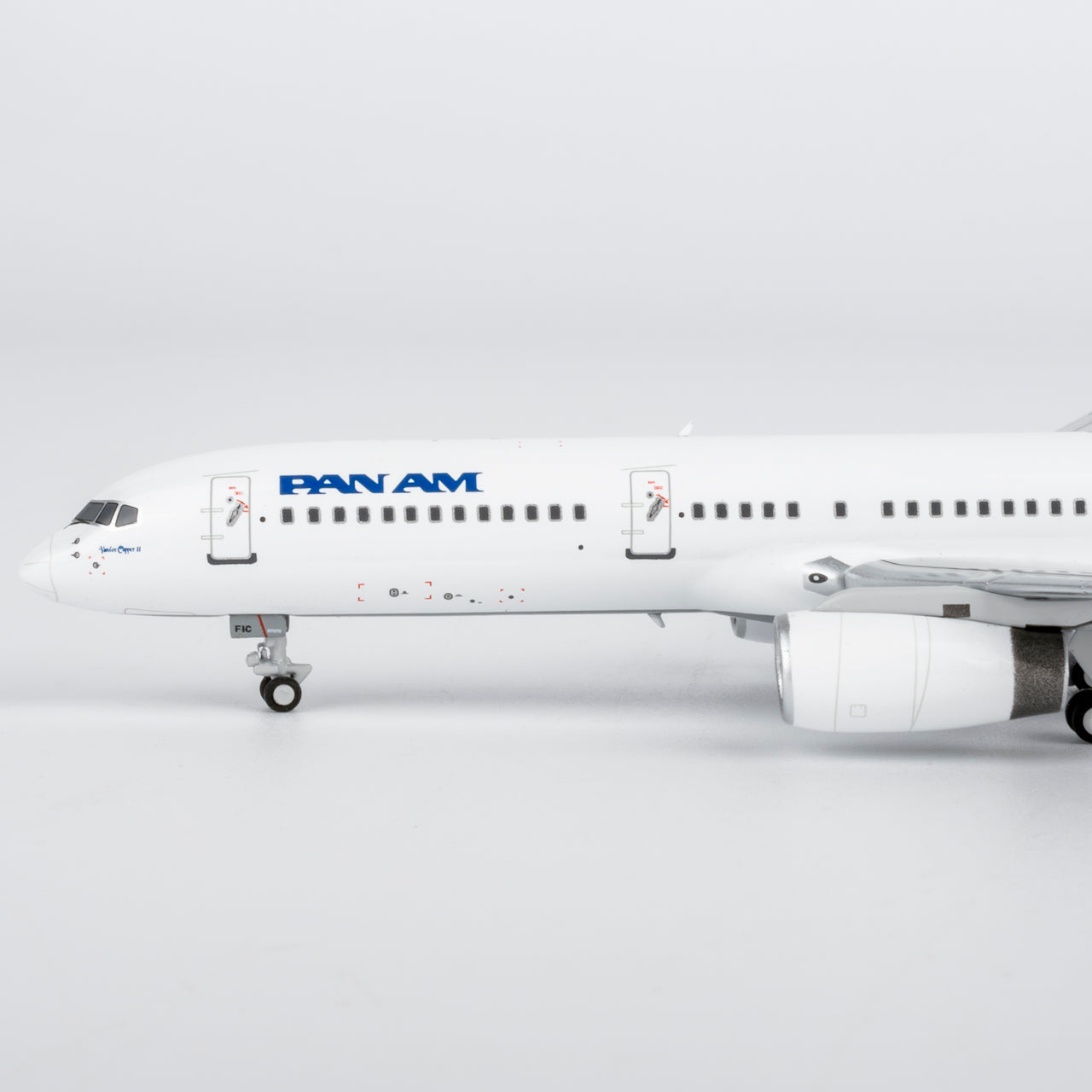 Icelandair 757-200 "Pan AM" TF-FIC NG Models 1:400