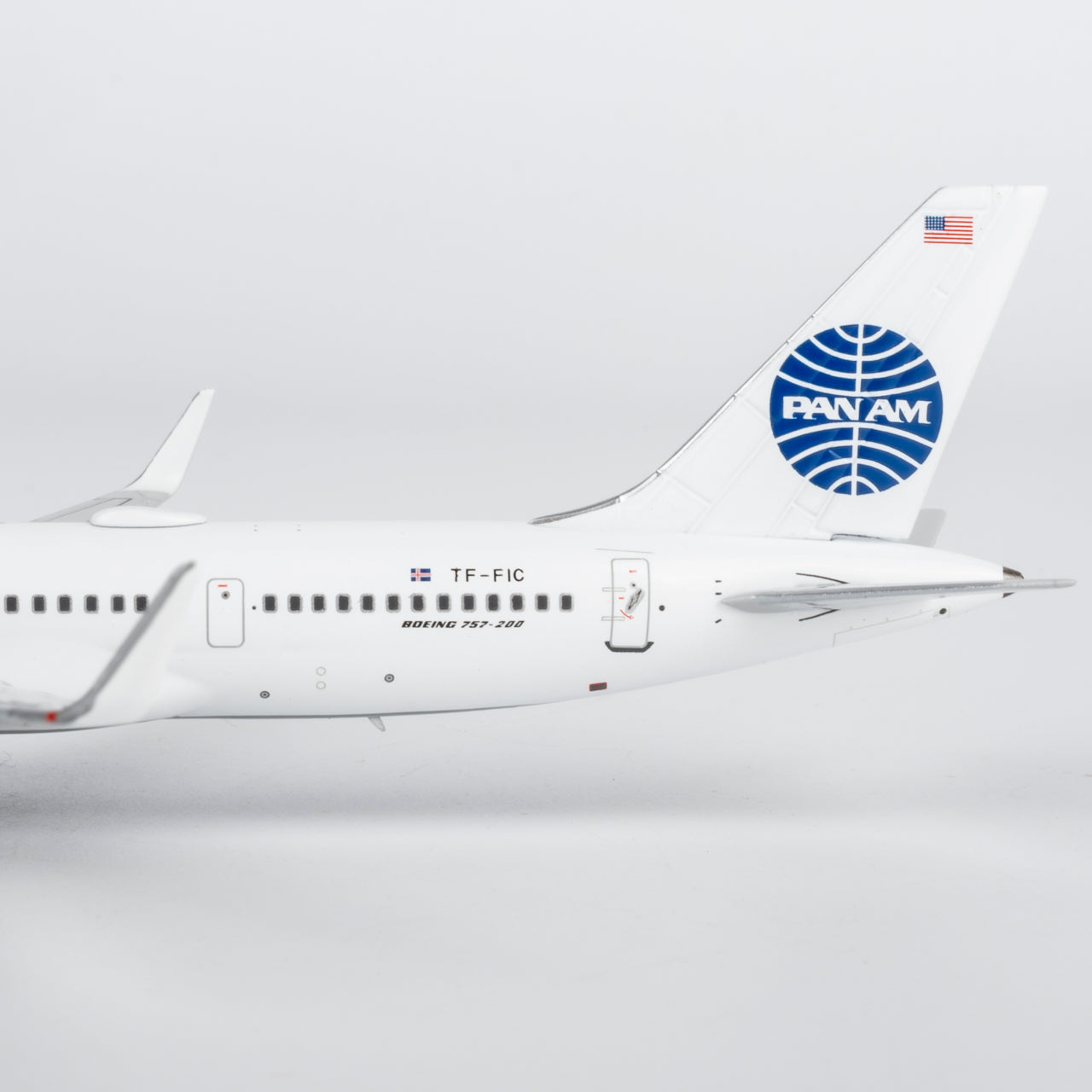 Icelandair 757-200 "Pan AM" TF-FIC NG Models 1:400