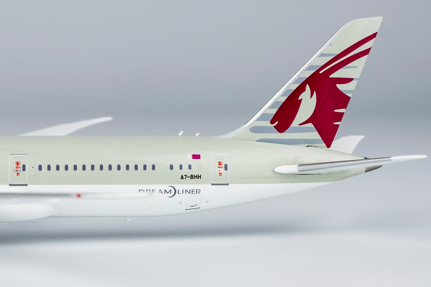 Qatar Airways 787-9 Dreamliner A7-BHH NG Models 1:400