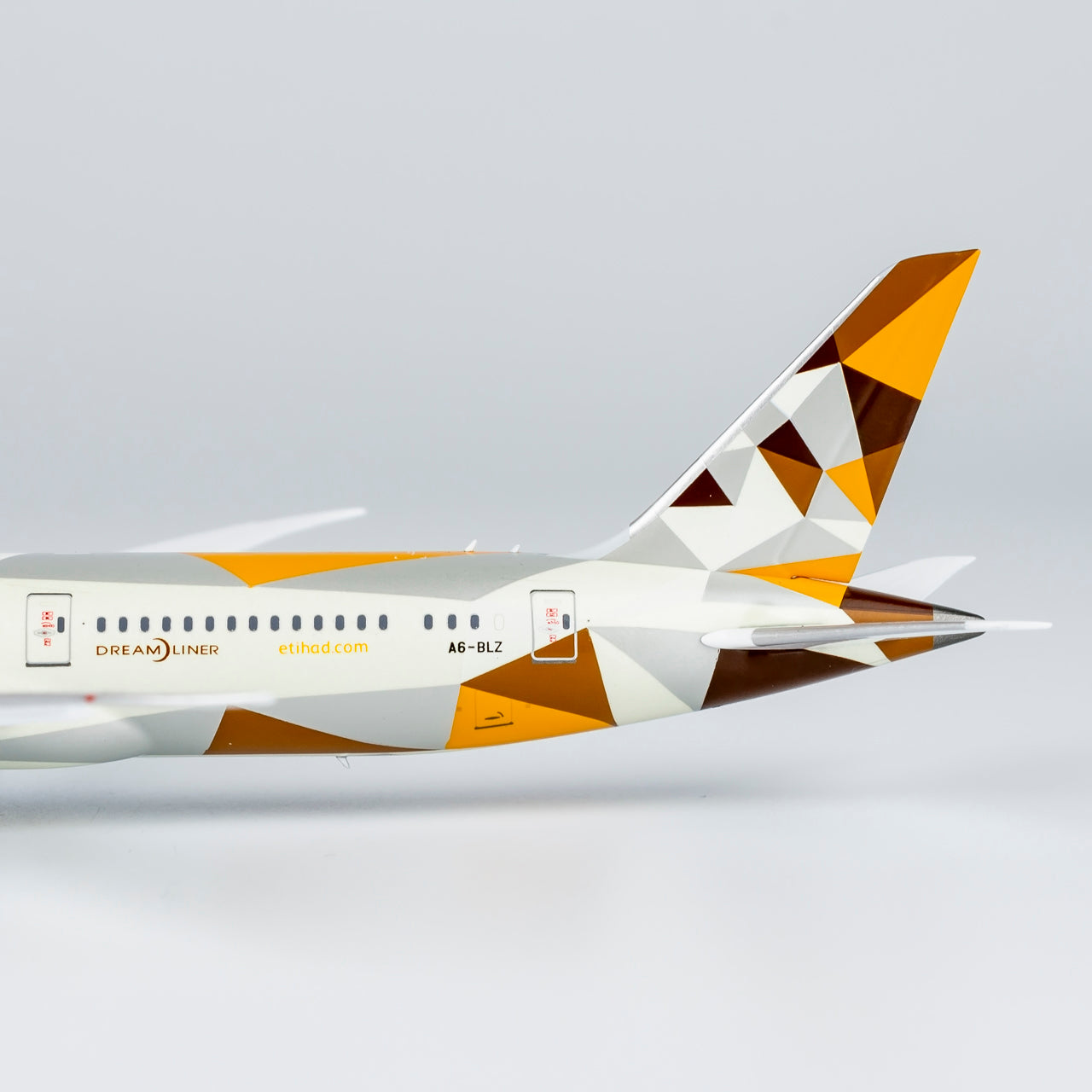 Etihad Airways 787-9 Dreamliner A6-BLZ NG Models 1:400
