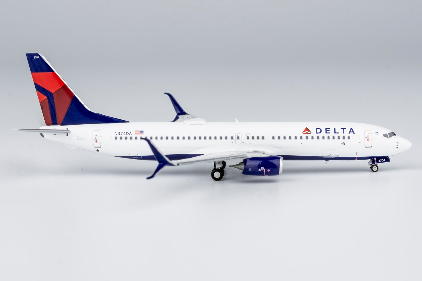 Delta 737-800 w/ Scimitars N374DA NG Models 1:400