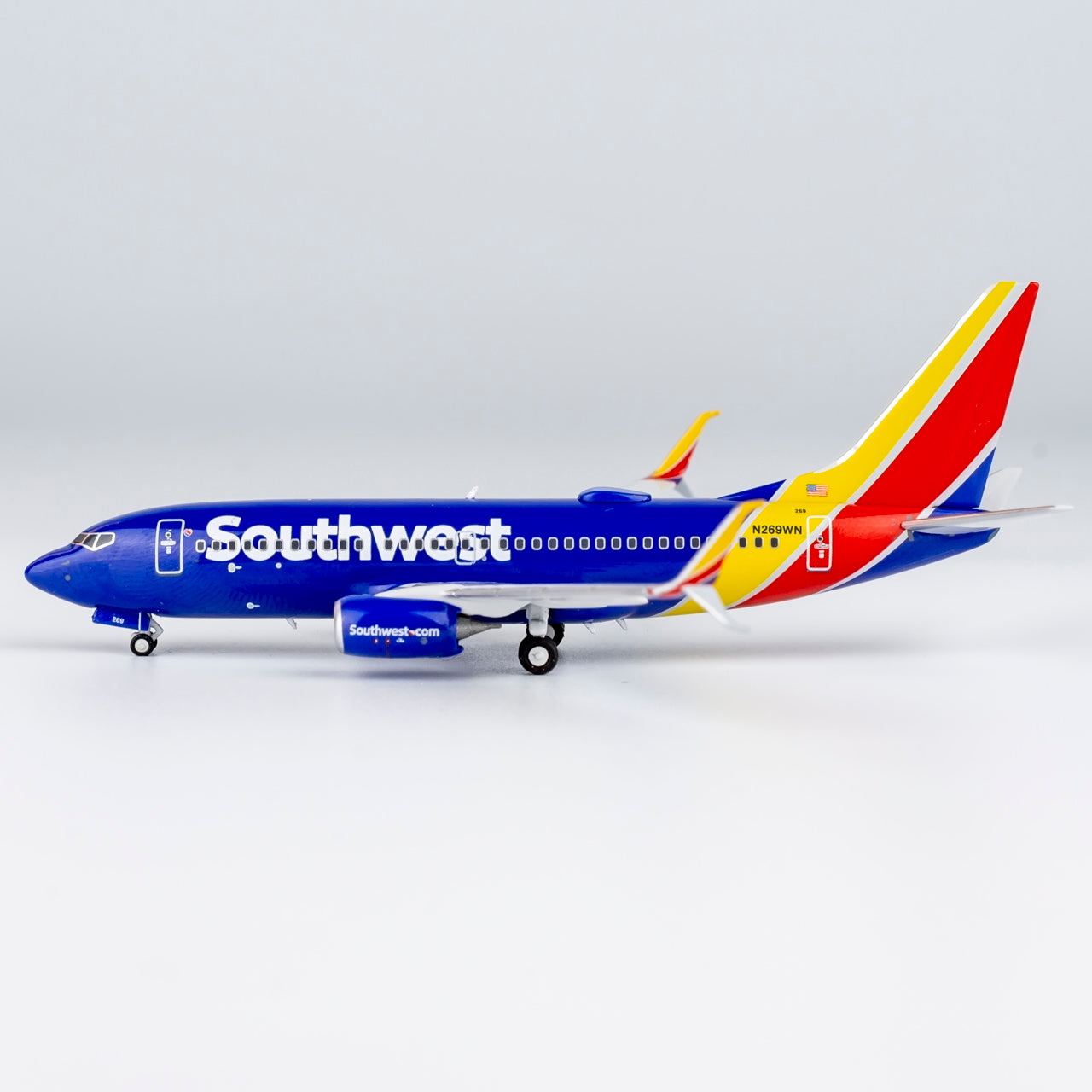Southwest Airlines 737-700 Heart Livery w/ Scimitars N269WN NG Models 1:400