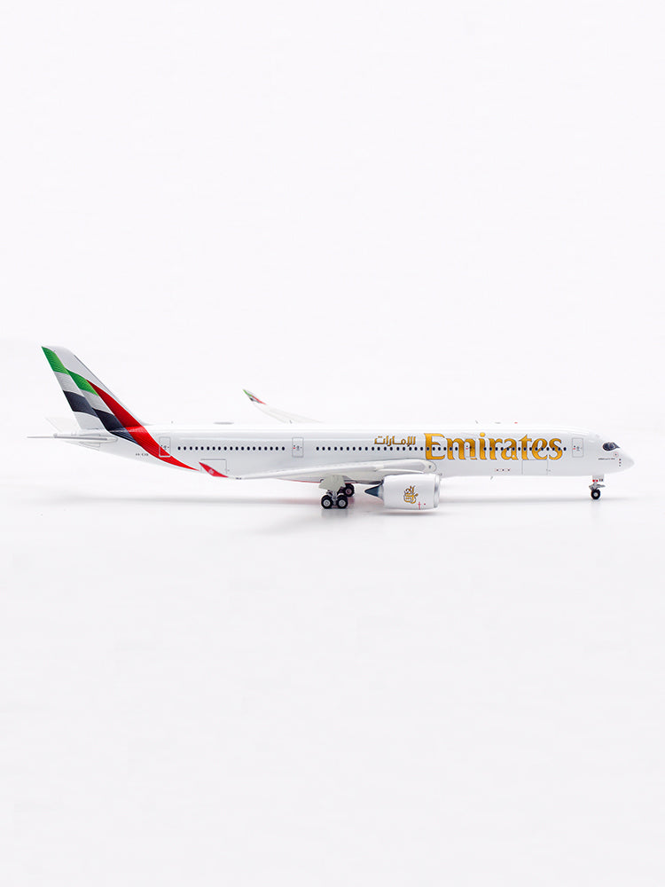 Emirates A350-900 A6-EXB AV400