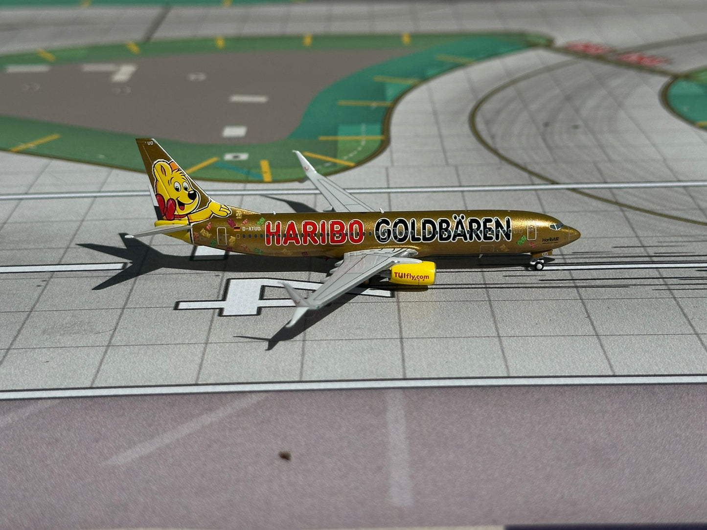 TUIfly Germany 737-800 "Haribo" D-ATUD Aero Polaris 1:400