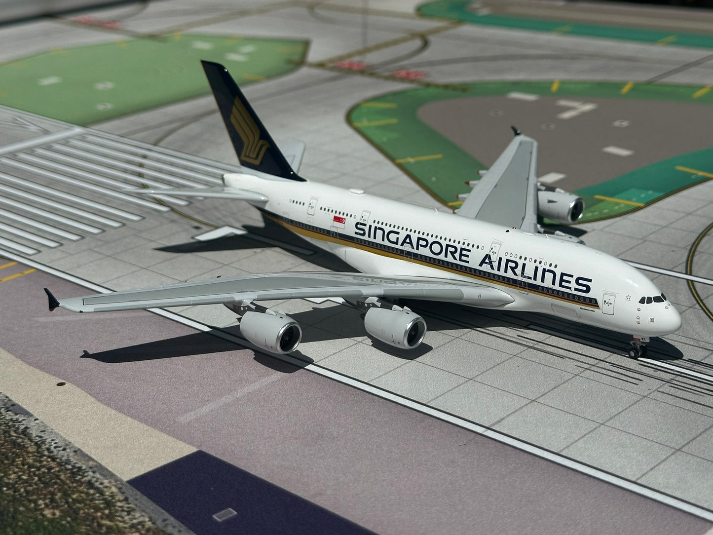 Singapore Airlines A380 9V-SKY AV400