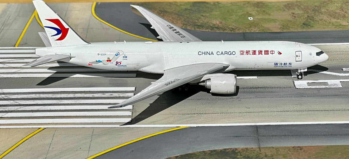China Cargo Airlines 777-200F "China-Chile 10th Anniv" B-220F Phoenix Models 1:400