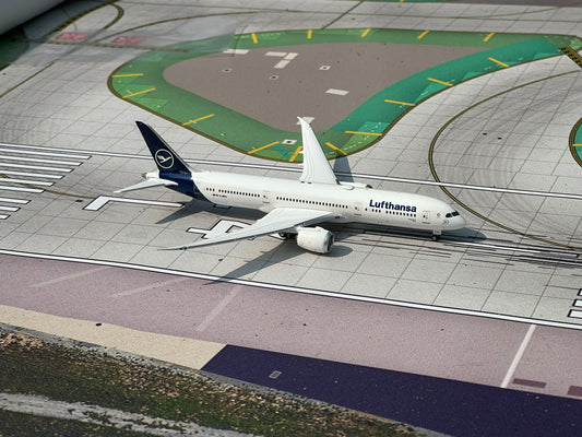 Lufthansa 787-9 Dreamliner D-ABPA Phoenix Models 1:400