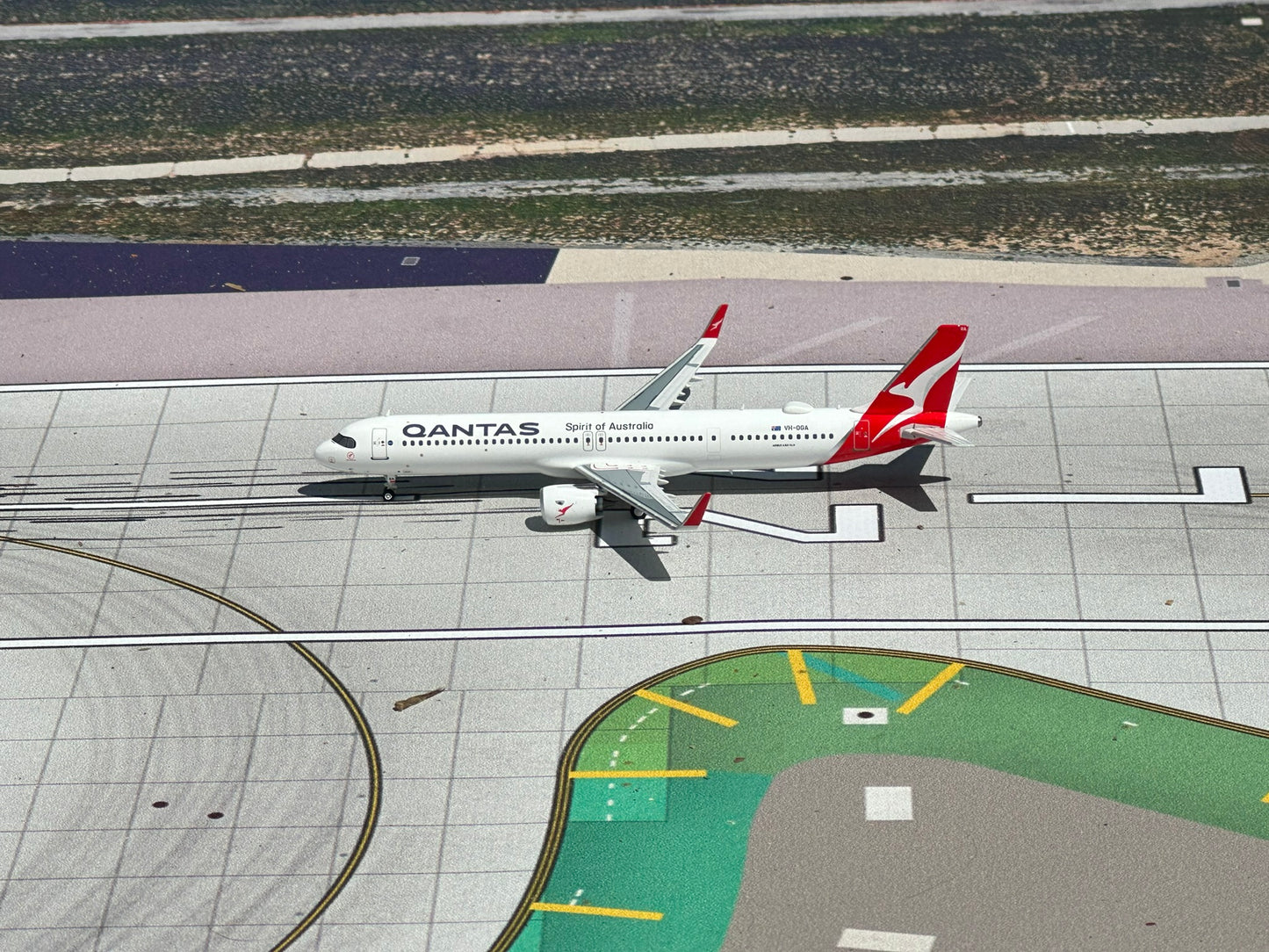 Qantas A321-200XLR VH-OGA PandaModel 1:400