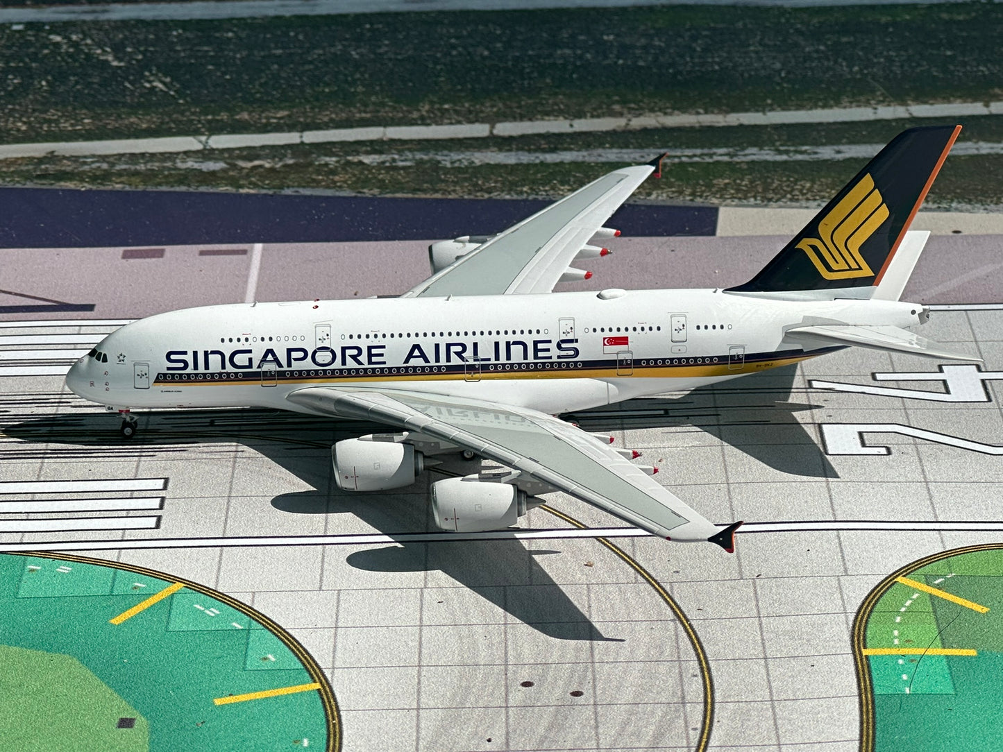 Singapore Airlines A380 9V-SKZ AV400
