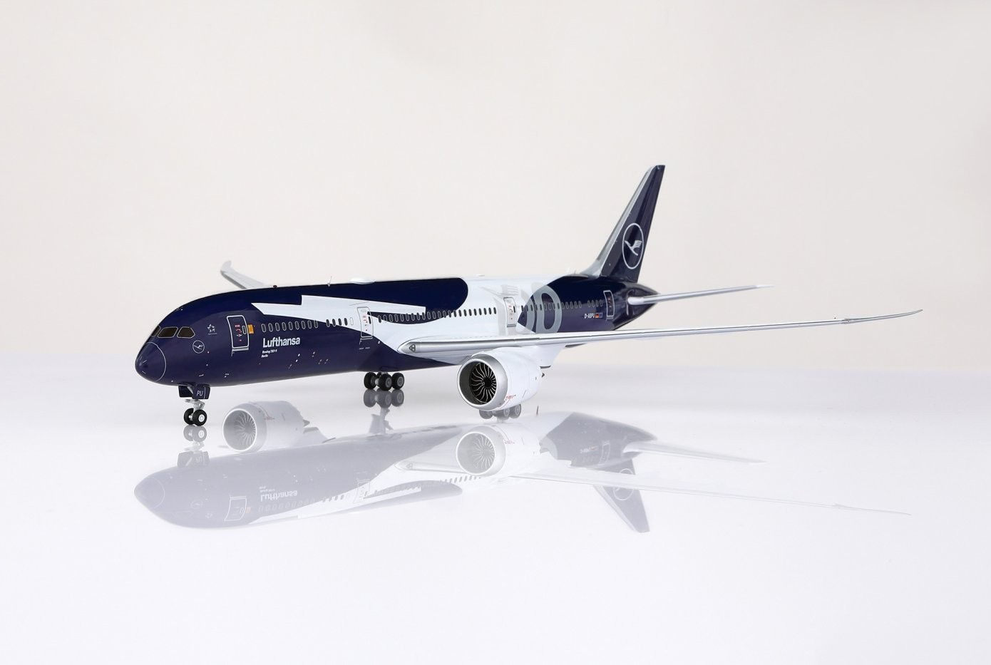 Pre-Order Lufthansa 787-9 Dreamliner "100 Years" D-ABPU SQ Wings 1:200