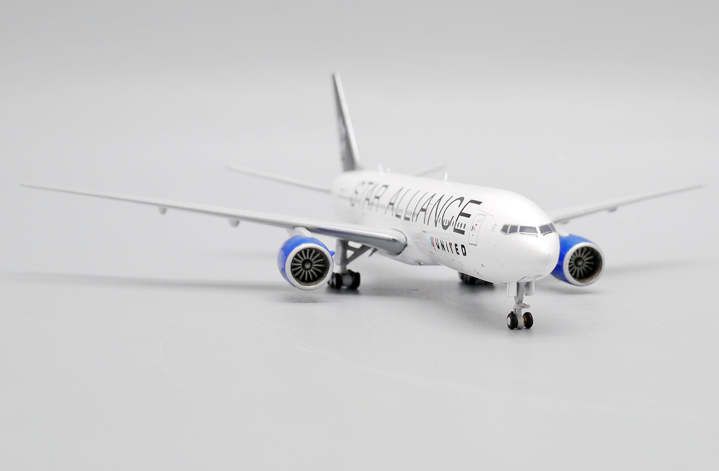 United Airlines 777-200ER Star Alliance N218UA JC Wings 1:400