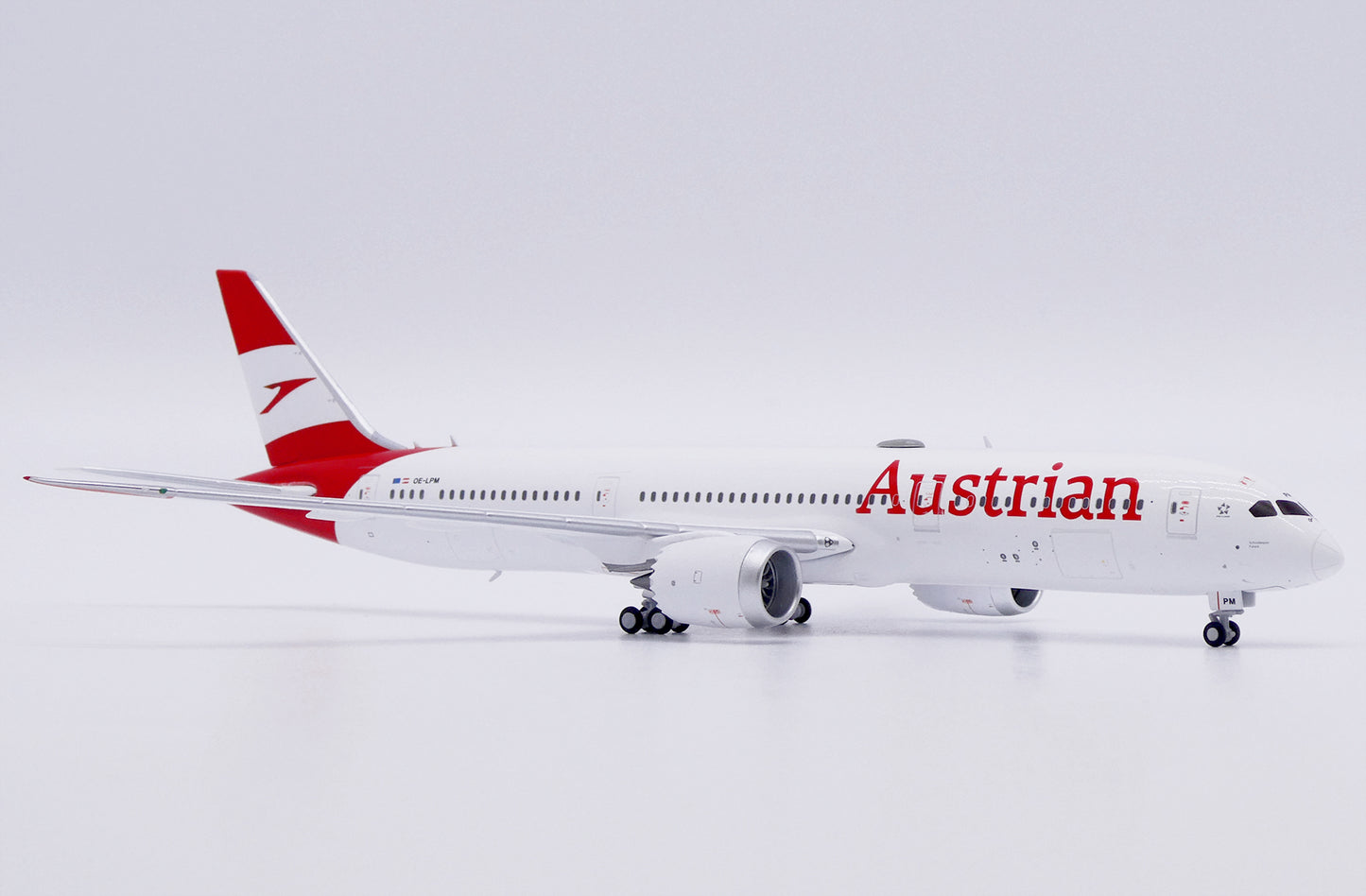 Austrian Airlines 787-9 Dreamliner OE-LPM JC Wings 1:400