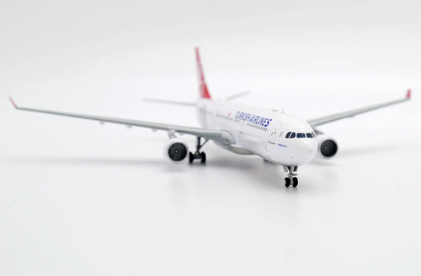 Turkish Airlines A330-300 TC-LNE JC Wings 1:400