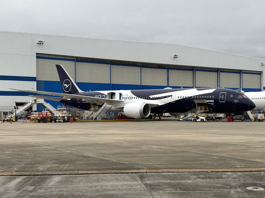 Pre-Order Lufthansa 787-9 Dreamliner D-ABPU Phoenix Models 1:400