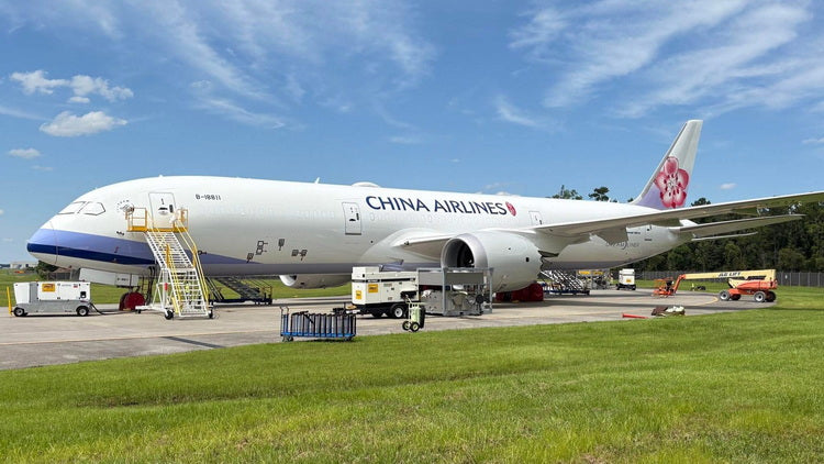Pre-Order China Airlines 787-9 Dreamliner B-18811 Phoenix Models 1:400