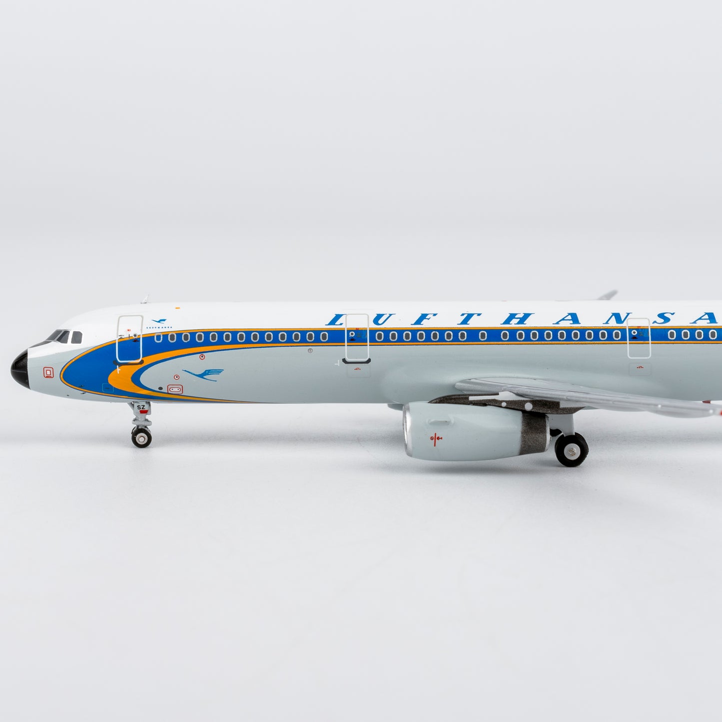 (ULTIMATE) Lufthansa A321-200 "Super Star Heritage" D-AISZ NG Models 1:400