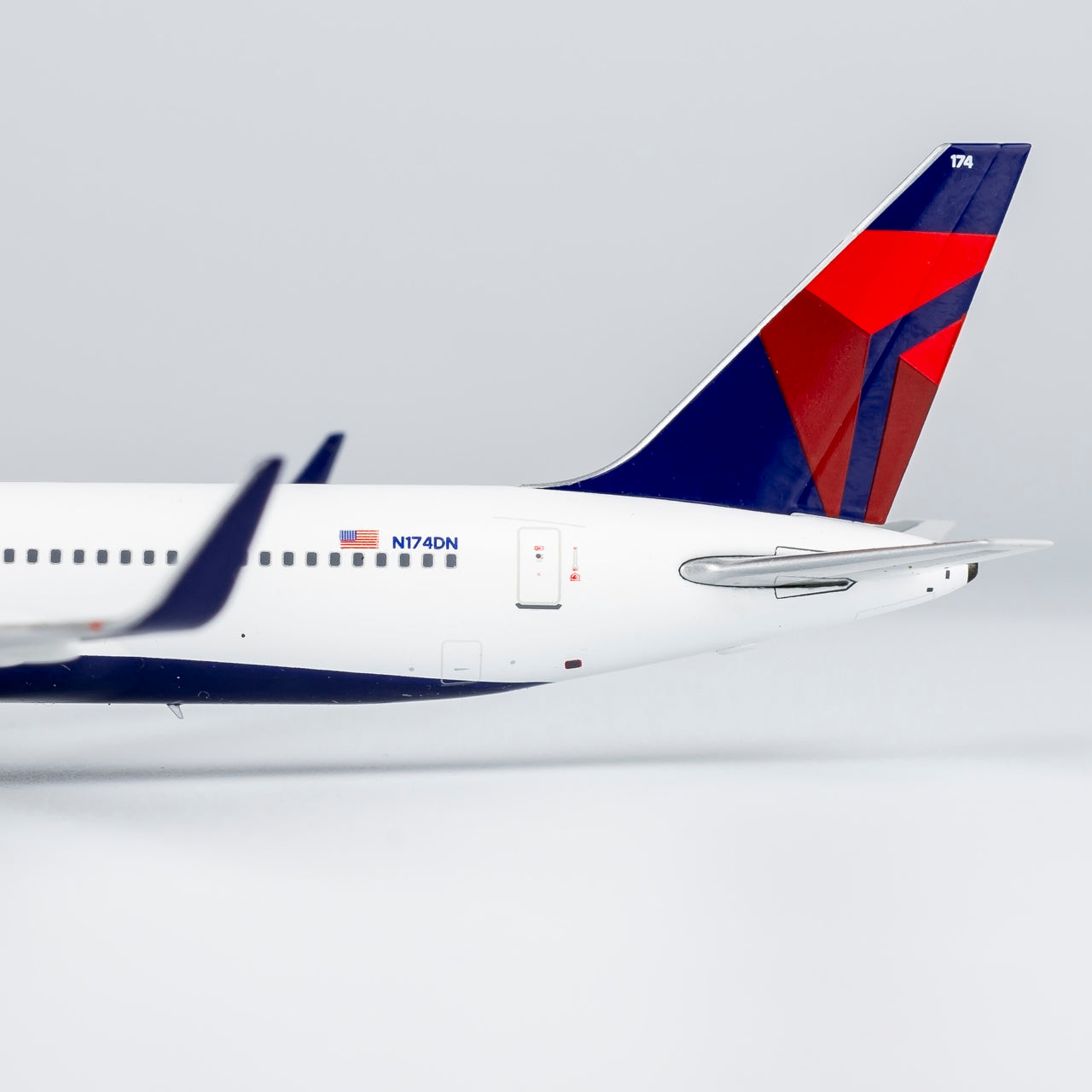 Delta 767-300ER N174DN NG Models 1:400