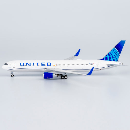 United Airlines 767-300ER N674UA NG Models 1:400