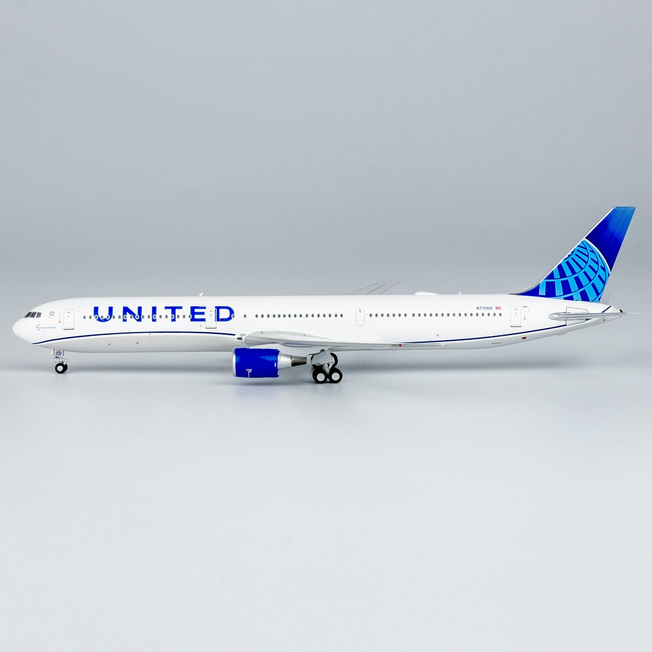 United Airlines 767-400ER NG Models 1:400