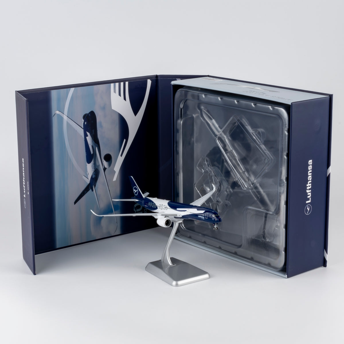 (ULTIMATE) Lufthansa A350-900 "100 Years" D-AIXL NG Models 1:400