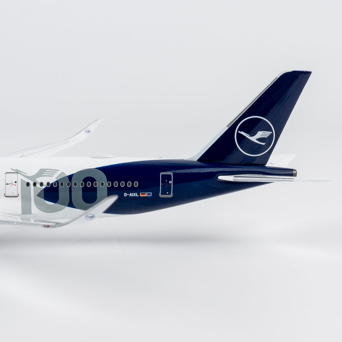 (ULTIMATE) Lufthansa A350-900 "100 Years" D-AIXL NG Models 1:400