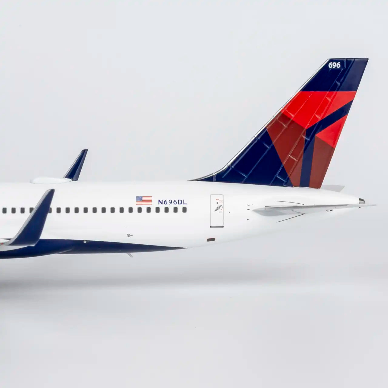 Delta 757-200 N696DL NG Models 1:200