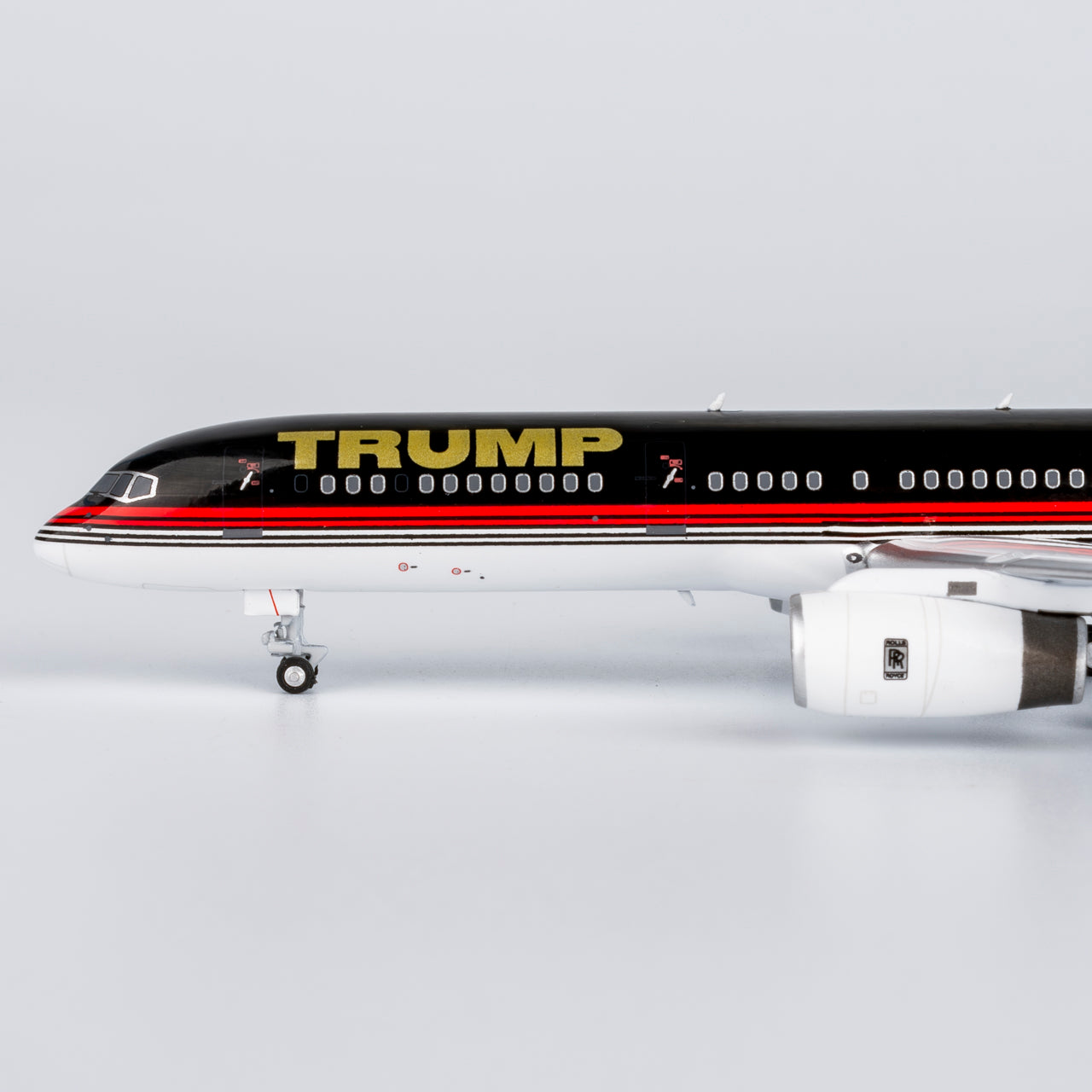 The Trump Organization 757-200 w/ Flag N757AF NG Models 1:400