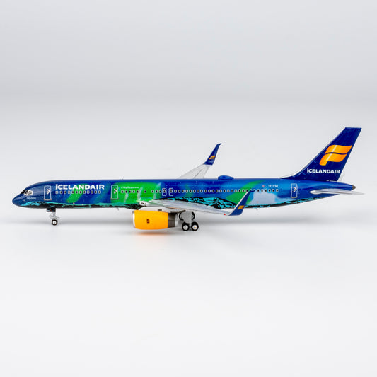 Icelandair 757-200 "Aurora" TF-FIU NG Models 1:400