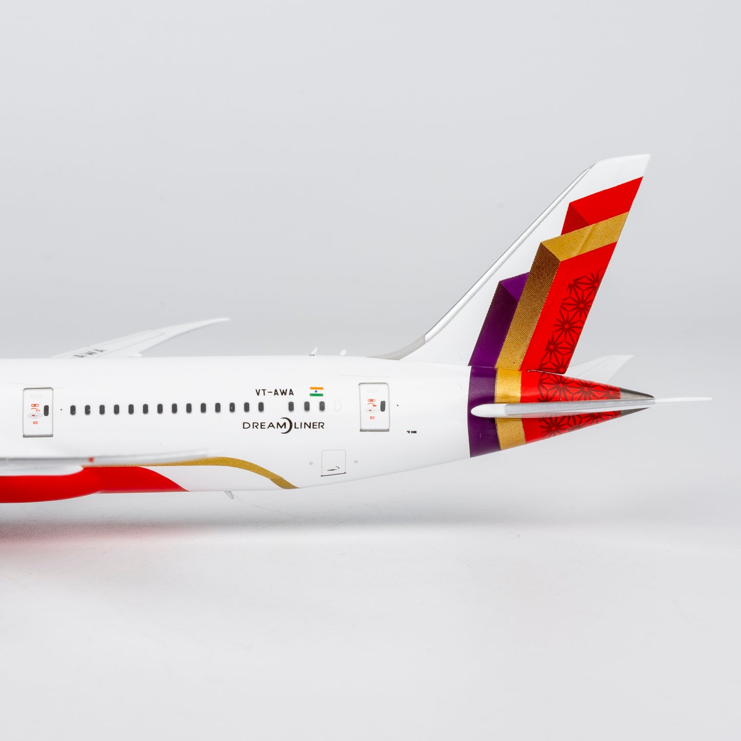 (Ultimate) Pre-Order Air India 787-9 Dreamliner "1st New Livery" VT-AWA  NG Models 1:400