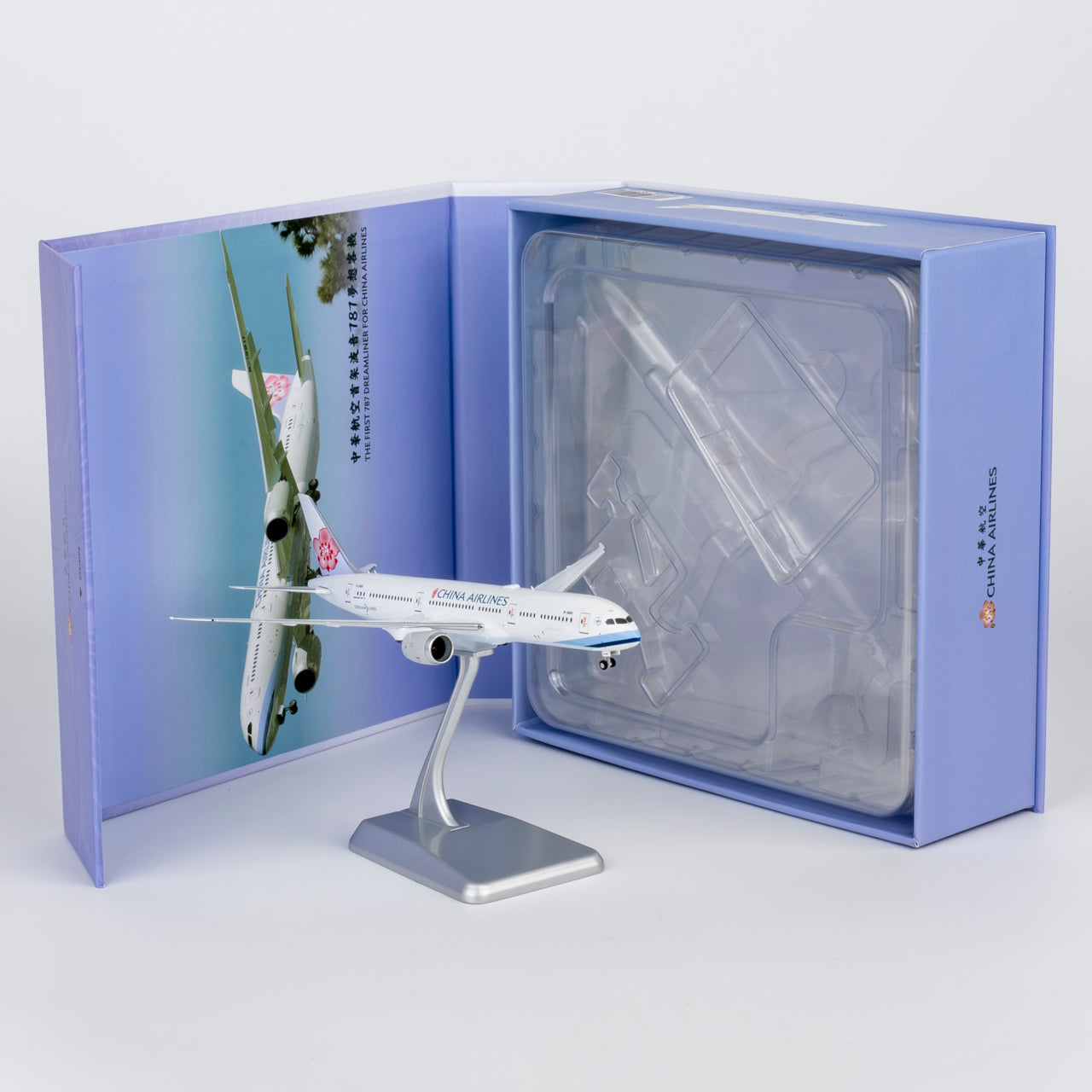 (Ultimate) China Airlines 787-9 Dreamliner "First 787" B-18811 NG Models 1:400