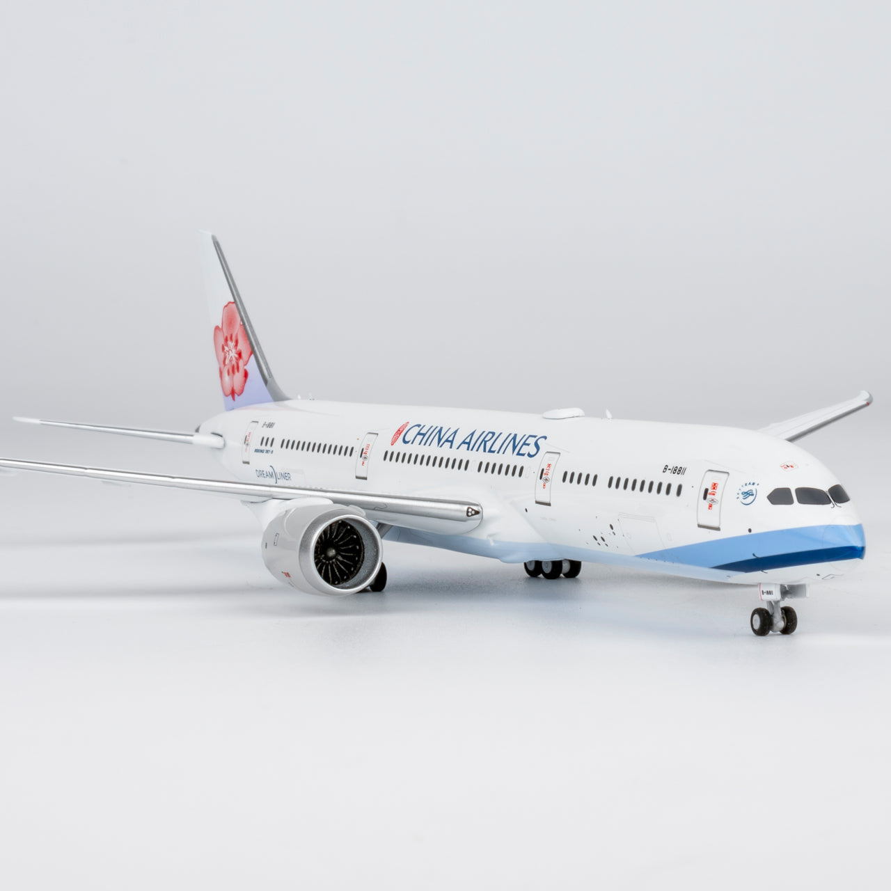 (Ultimate) China Airlines 787-9 Dreamliner "First 787" B-18811 NG Models 1:400