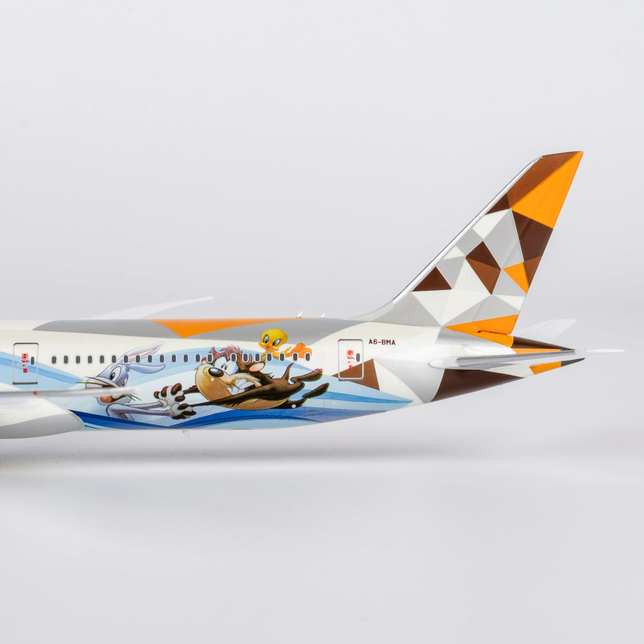 Etihad Airways 787-10 Dreamliner "Warner Bros. World" A6-BMA NG Models 1:400
