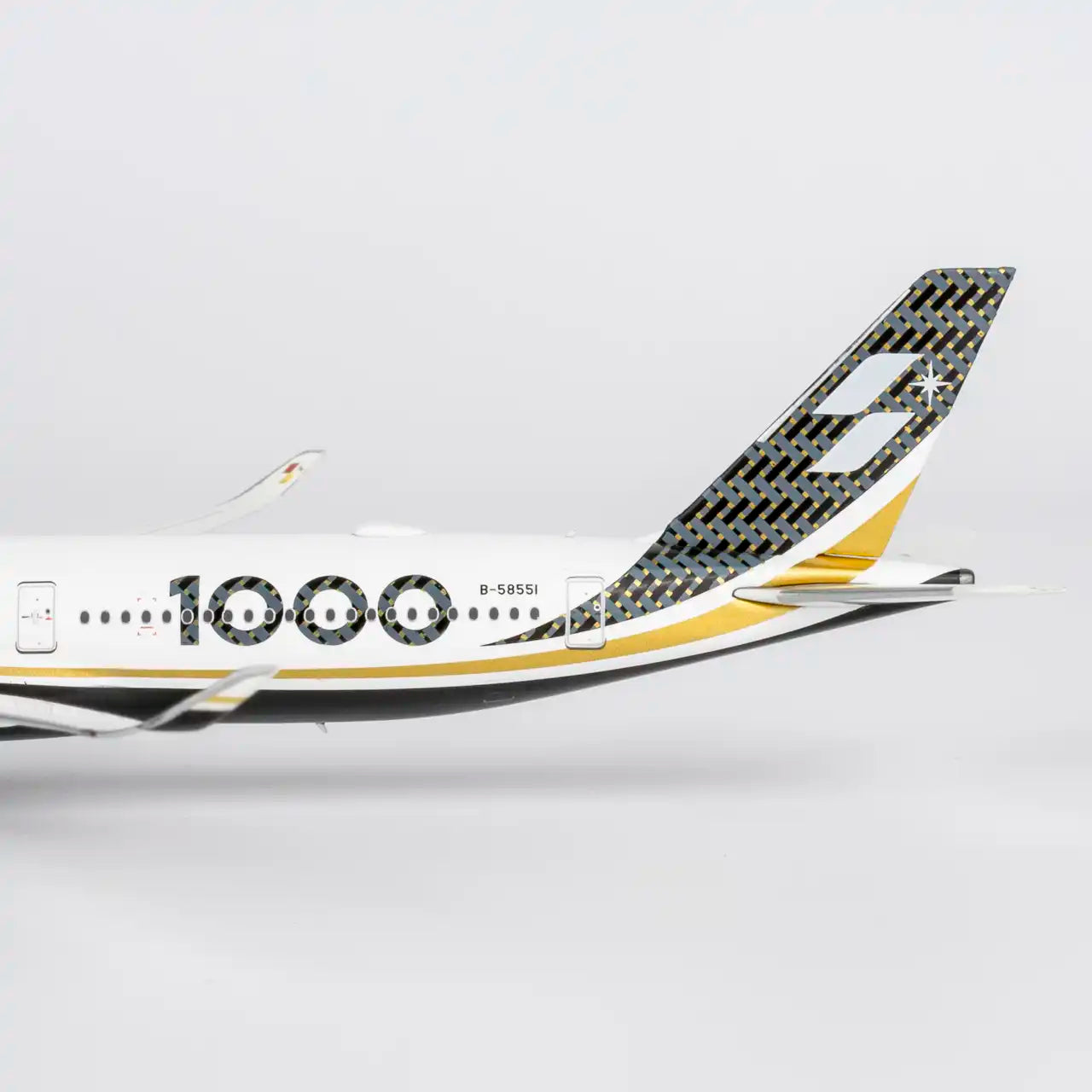 Starlux Airlines A350-1000 "Carbon Fibre" B-58551 NG Models 1:400