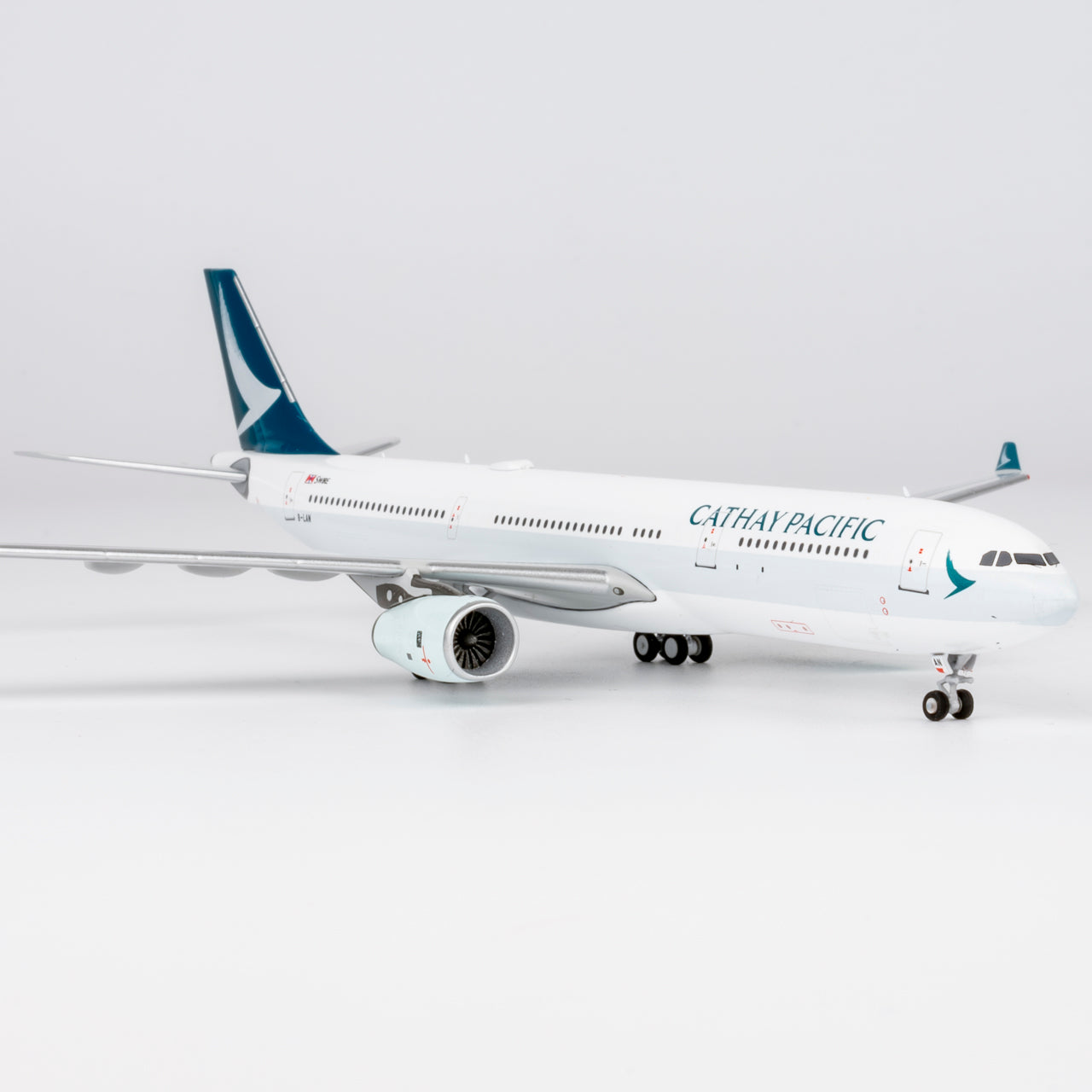 Cathay Pacific A330-300 B-LAN NG Models 1:400