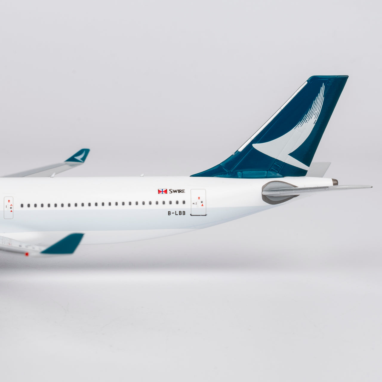 (Ultimate) Pre-Order Cathay Pacific A330-300 B-LBB NG Models 1:400