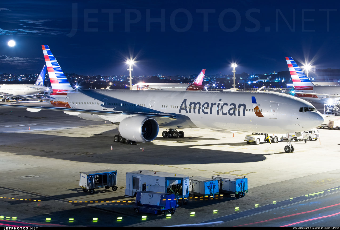 Pre-Order American Airlines 777-300ER N736AT AV400