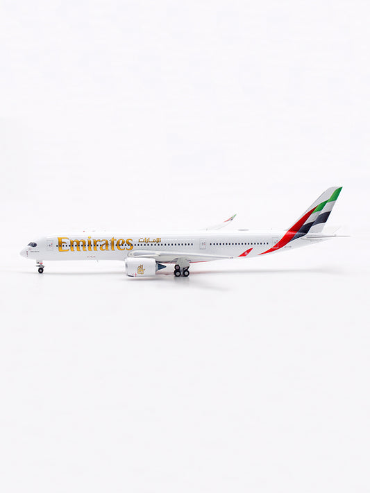 Emirates A350-900 A6-EXB AV400