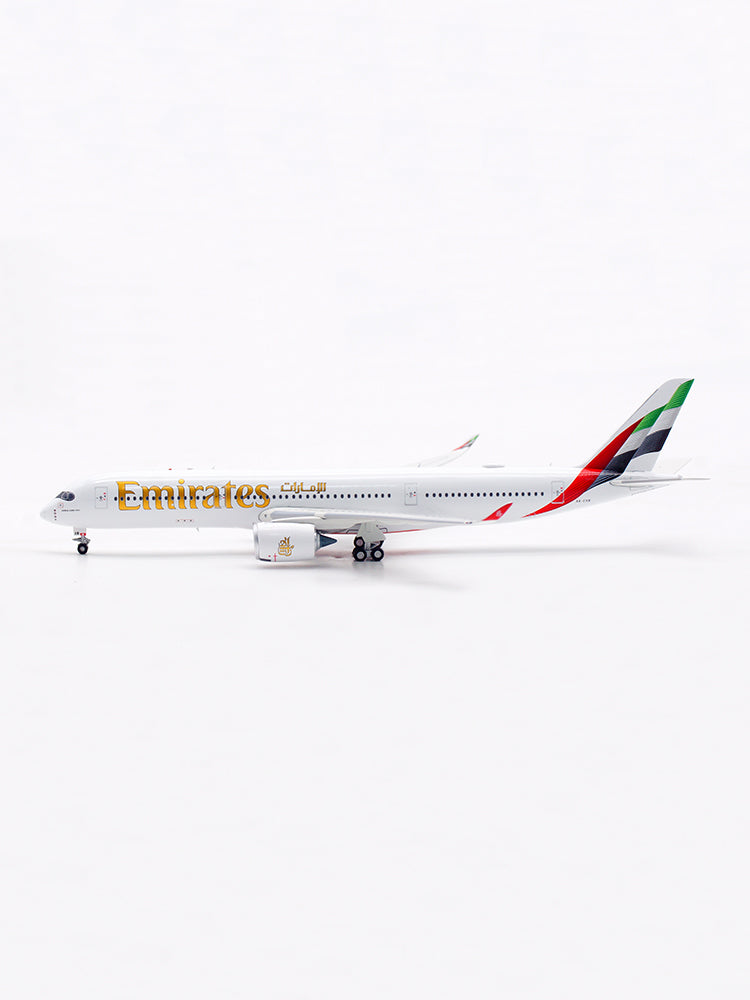 Emirates A350-900 A6-EXB AV400