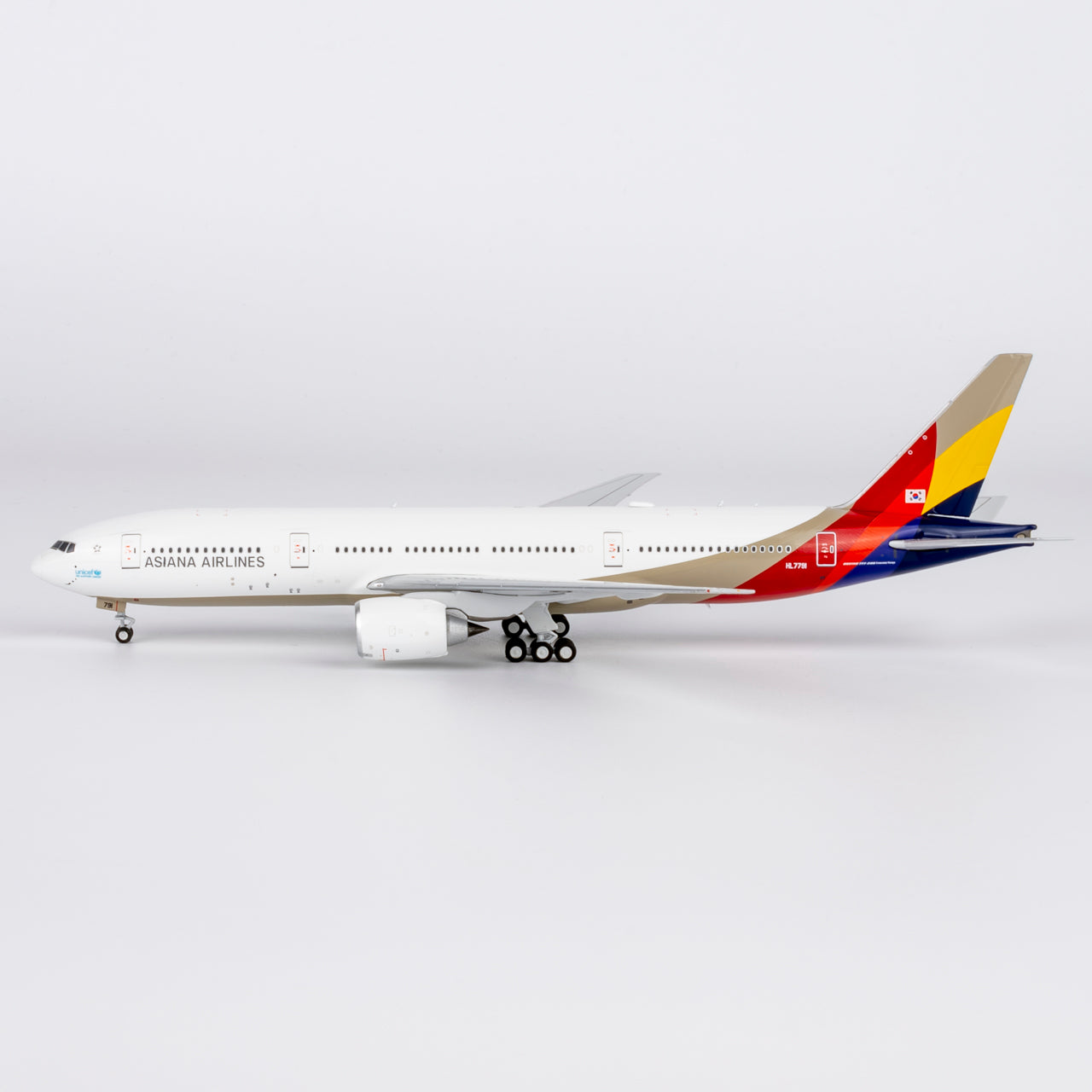 Pre-Order Asiana Airlines 777-200ER HL7791 NG Models 1:400