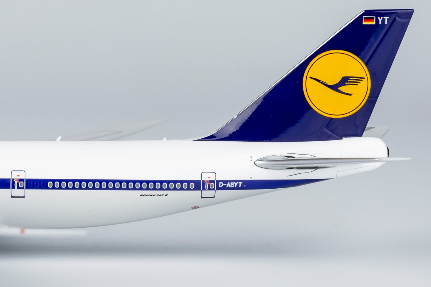 (ULTIMATE) Lufthansa 747-8i D-ABYT NG Models 1:400