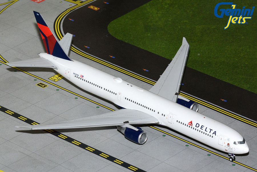 Delta 767-400ER "Vince Dooley" N842MH Gemini Jets 1:200